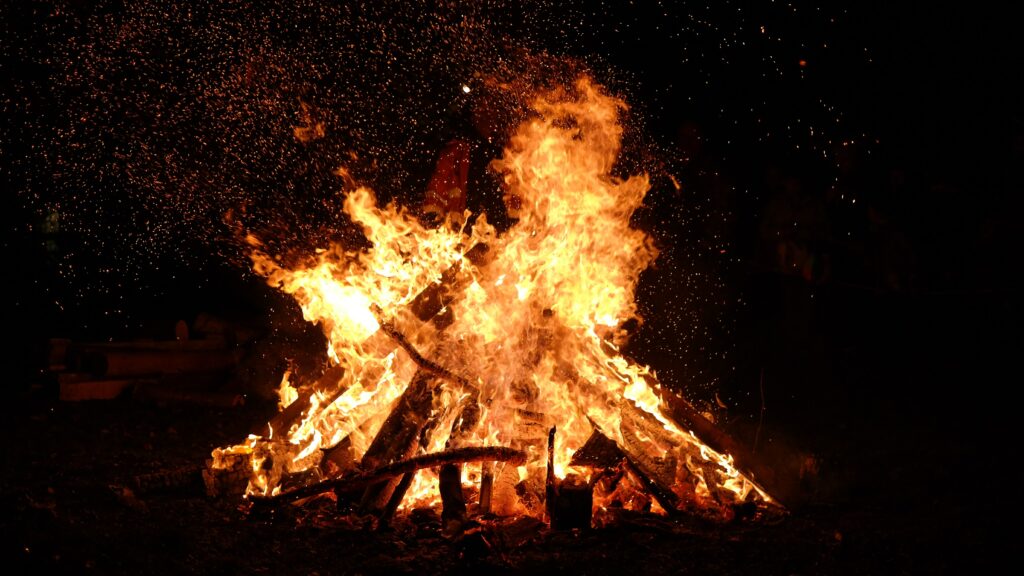 Festas juninas e o perigo dos fogos de artifício